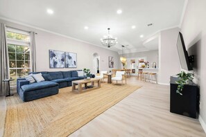 TV, offices - Westshore Willis Point (Wills Point)