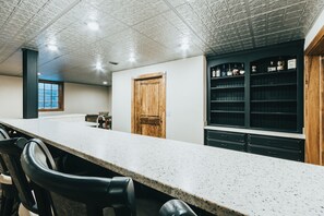 Bar (on property) - Hocking Manor | Hocking Hills, 8BR, Indoor Pool (Rockbridge)