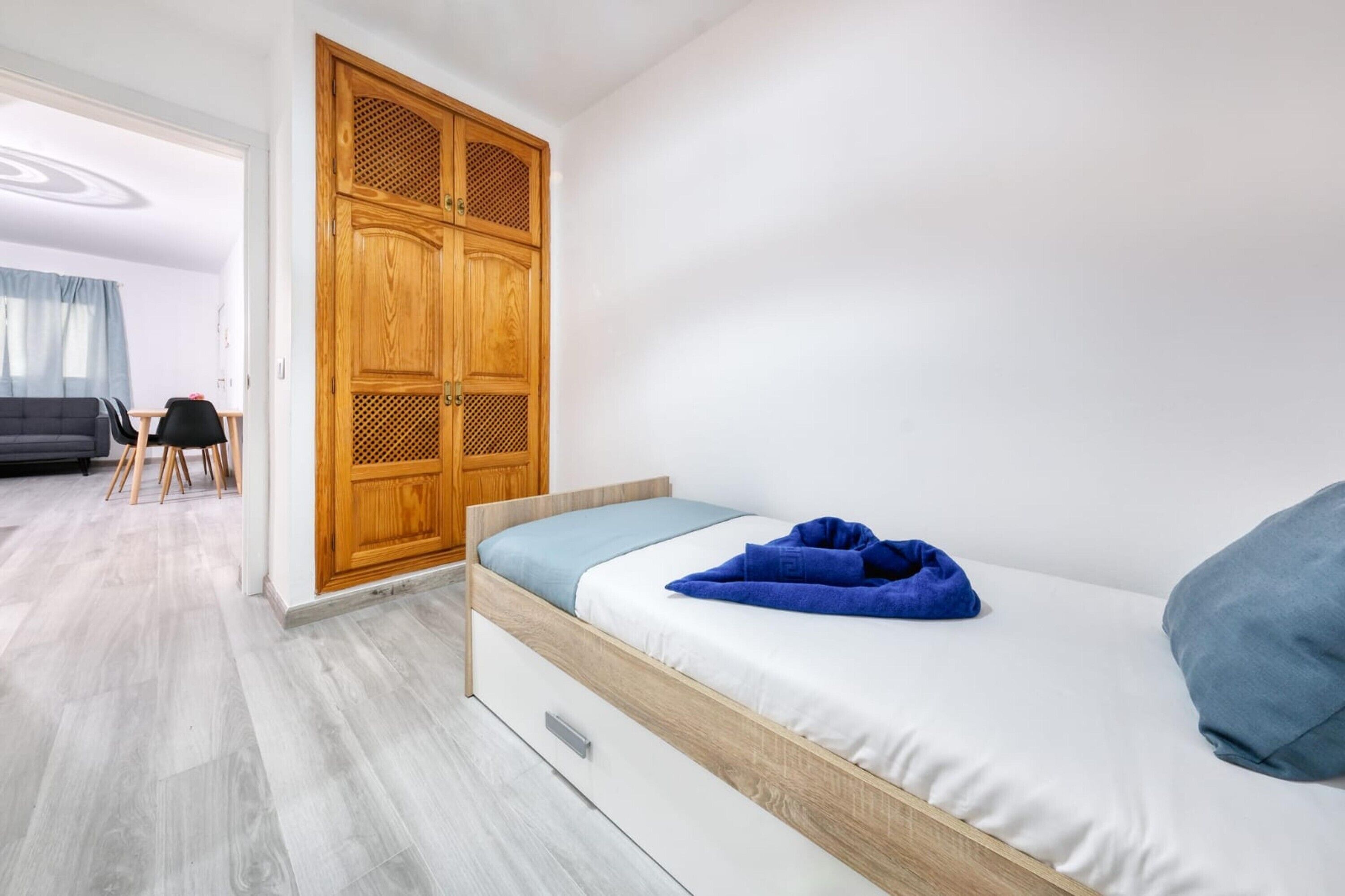 2 dormitorios, tabla de planchar con plancha, wifi y ropa de cama