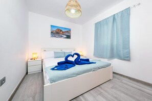 2 bedrooms, iron/ironing board, WiFi, bed sheets - Vacation Apartment 'El Golfito' with Sea View, Private Terrace and Wi-Fi (El Golfo)