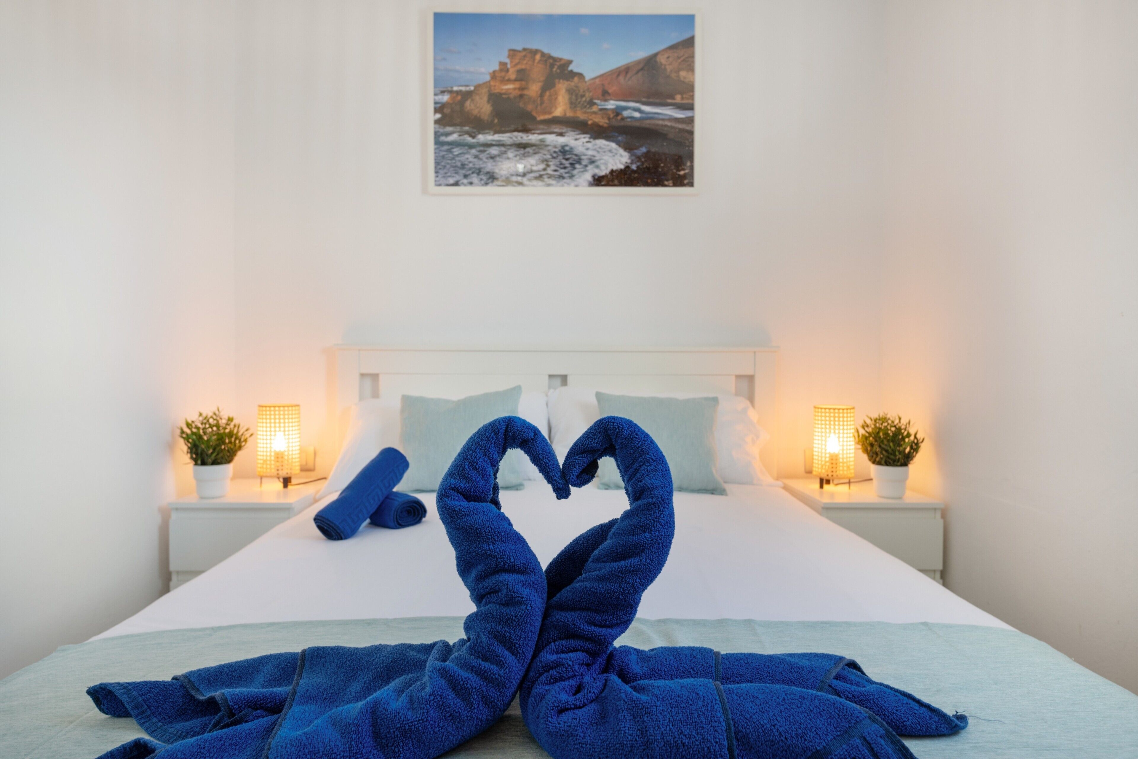 2 habitaciones, tabla de planchar con plancha, wifi y ropa de cama 