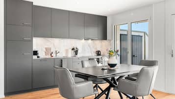Apartment, Non Smoking, Balcony | Dining