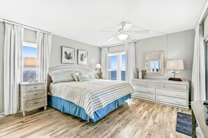 2 bedrooms, iron/ironing board, WiFi, bed sheets - Beachfront Bliss - with Panoramic Views of the Emerald Coast (Fort Walton Beach)