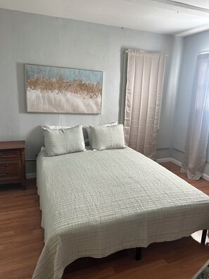 2 bedrooms, iron/ironing board, free WiFi, bed sheets - Cozy 2-bedroom house in Amarillo with AC mini split and window unit, (Amarillo)