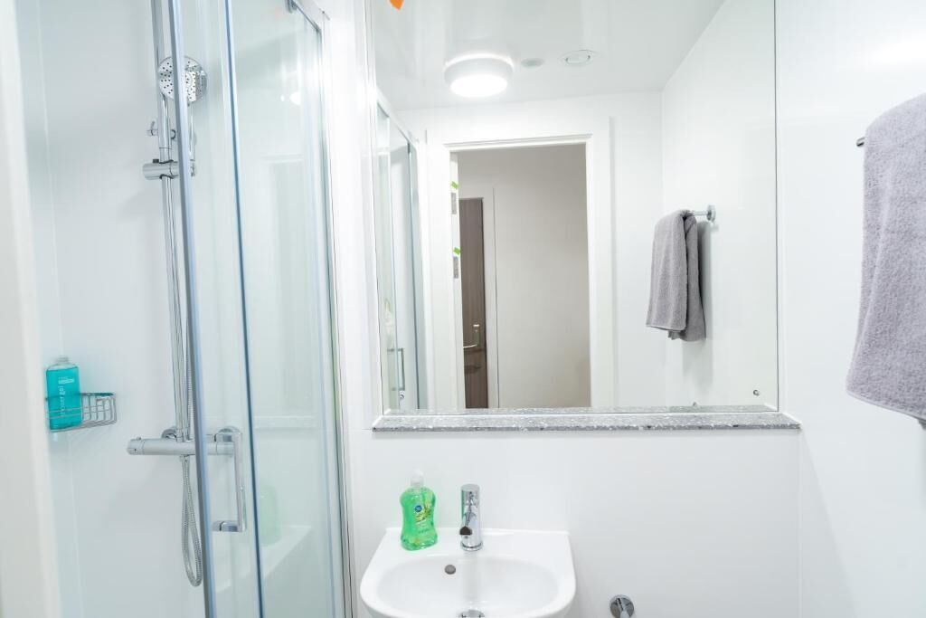 Standard-Einzelzimmer, Stadtblick | Badezimmer