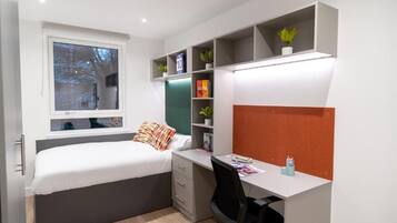 Laptop workspace, free WiFi