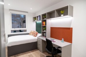 Standard Single Room, City View | Laptop workspace, free WiFi - INTERNATIONAL STUDENTS HOUSE VAUXHALL (London)