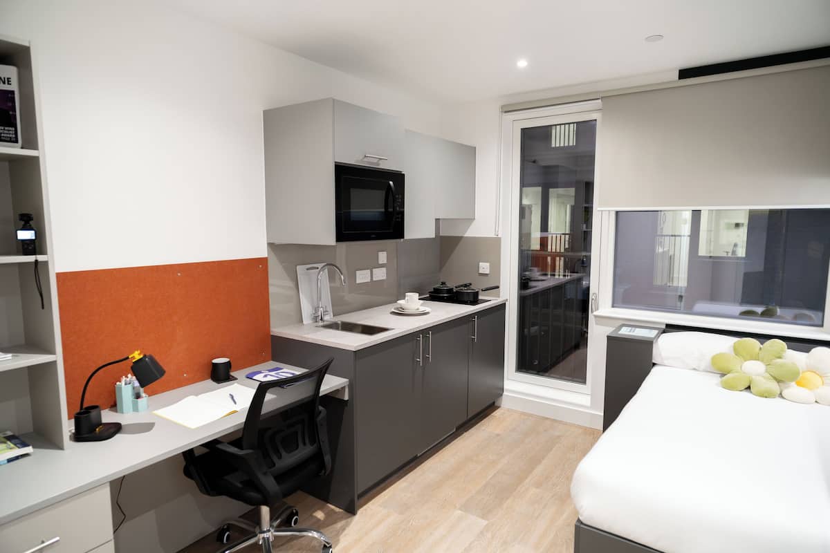 Laptop workspace, free WiFi