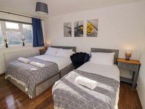 4 makuuhuonetta, yksilöllisesti sisustettu, yksilöllisesti kalustettu