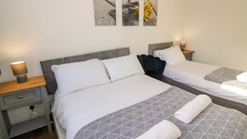 4 bedrooms, individually decorated, individually furnished, free WiFi