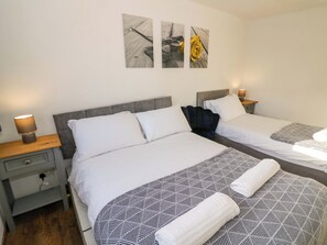 4 phòng ngủ, trang trí khác biệt 