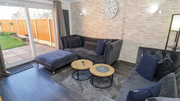 Cottage | Living area