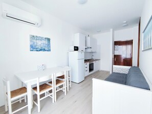 Studio, Balcony, City View | Dining room - Comfortable Studio by the sea (Jesolo)
