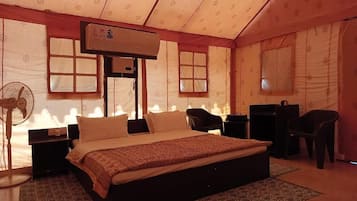 Luxury Tent, Balcony, Mountain View | Desk, iron/ironing board, free WiFi
