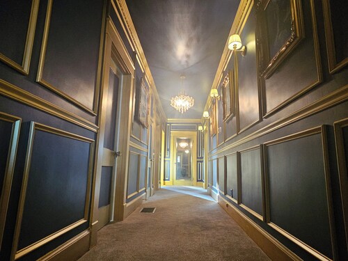 Luxury 1920's  6-bedroom home centrally located in Owensboro