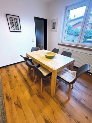 تناول الطعام