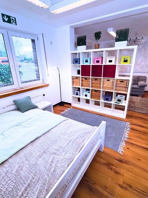 Strygejern/strygebræt, Wi-Fi, sengetøj