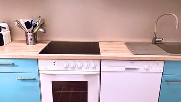 Mikrowelle, Ofen, Herdplatte, Geschirrspüler