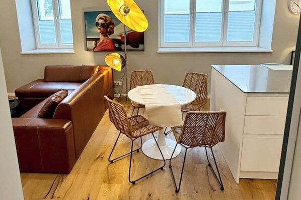 Interior - Stylish city apartment in the heart of the Au - everything within walking distance (München)