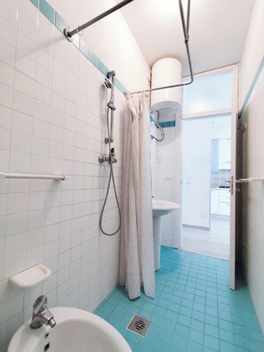 Apartment, 1 Bedroom, Balcony, City View | Bathroom - Flat With Balcony on the Seafront (Jesolo)