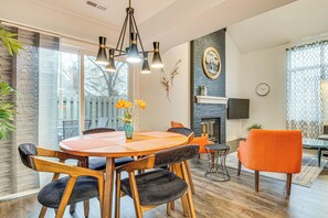 Dining - Chic Dtwn Indy Home, Close to Massachusetts Ave (Indianapolis)