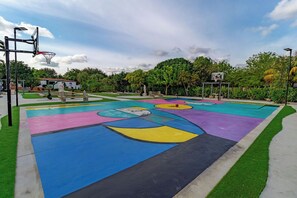 Sports court - The Glam Homes (North Miami)