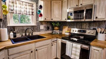 Micro-ondes, four, plaque de cuisson, lave-vaisselle