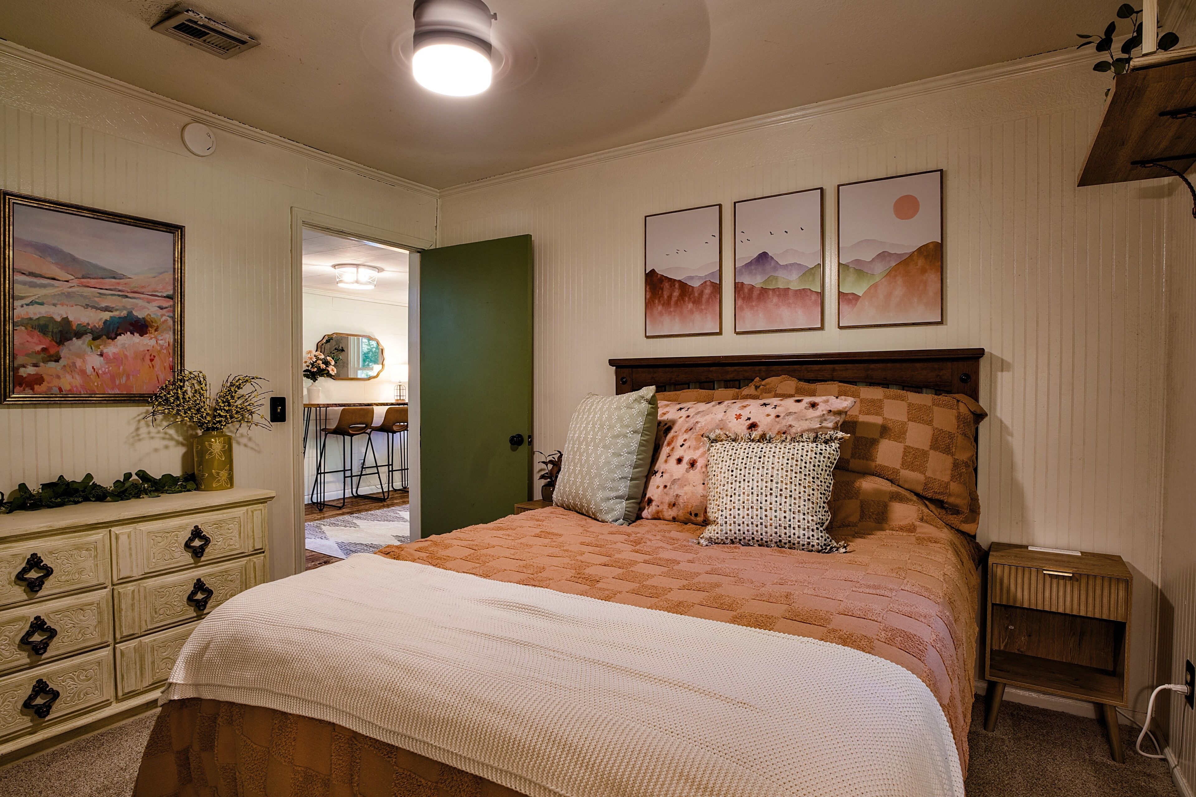 2 多间卧室、WiFi、床单