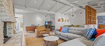 Charming 3-bedroom house in Fredericksburg with Hot Tub; Near Main