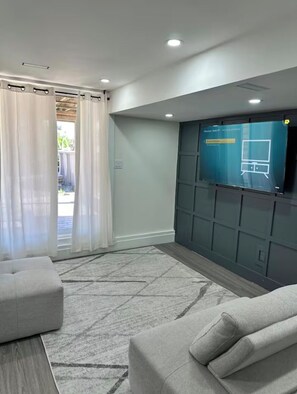 Interior - Cozy 2-bedroom retreat designed for comfort, relaxation, and convenience. (Hamilton)