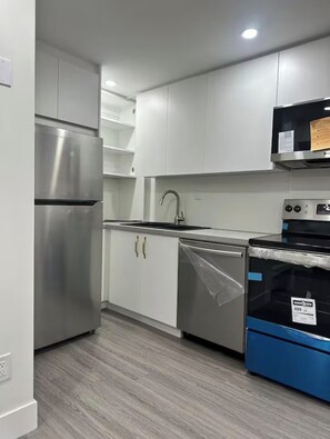 Private kitchen - Cozy 2-bedroom retreat designed for comfort, relaxation, and convenience. (Hamilton)