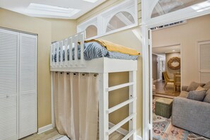 熨斗/熨衫板、可攜式嬰兒床、Wi-Fi、床單