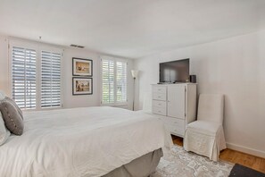 4 bedrooms, iron/ironing board, travel cot, WiFi - Two Historic Rowhomes in Downtown Annapolis (Annapolis)