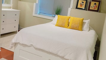 1 bedroom, iron/ironing board, free WiFi, bed sheets