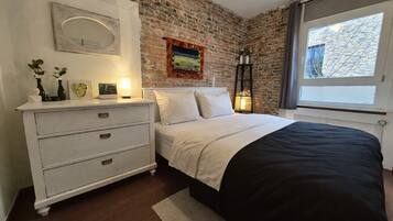 2 Schlafzimmer, Schreibtisch, Reisekinderbett, kostenloses WLAN