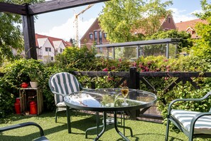 Outdoor dining - Weitblick-Bed Bentheim | Unique holiday apartment – comfortable – pet-friendly (Bad Bentheim)