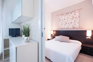 Studio, Multiple Bedrooms, Balcony, City View | 1 bedroom - Modern Studio With Pool Access (Jesolo)