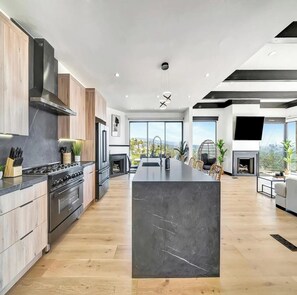 Luxury House, Multiple Beds, Fireplace, City View (Skyview Estate) | Private kitchen - Skyview Estate - Stylish Hollywood Hideaway With Sweeping City Views (West Hollywood)