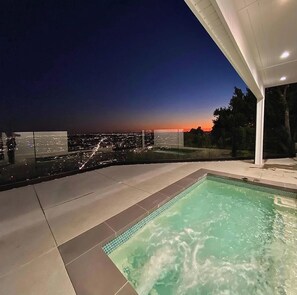 Outdoor pool - Skyview Estate - Stylish Hollywood Hideaway With Sweeping City Views (West Hollywood)