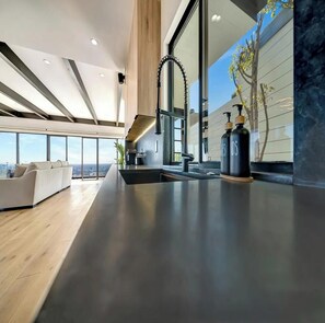 Interior - Skyview Estate - Stylish Hollywood Hideaway With Sweeping City Views (West Hollywood)