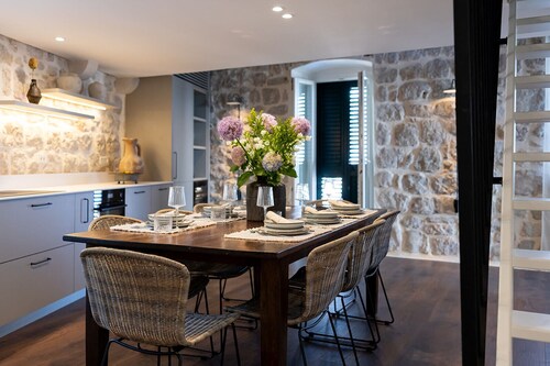 Spacious and beautifully restored stone house nestled in a quiet village Orasac