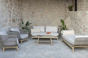 Terrace/patio - Spacious and beautifully restored stone house nestled in a quiet village Orasac (Orašac)