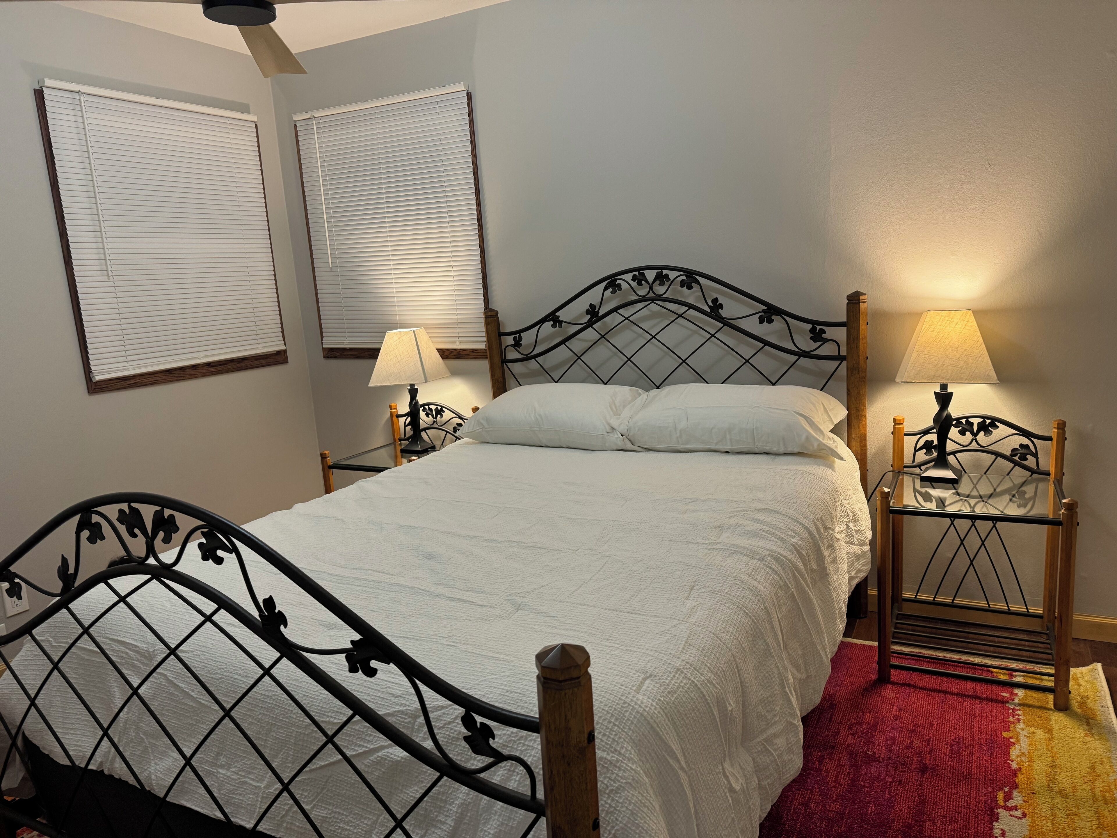 3 soverom, strykejern/-brett, wi-fi og sengetøy