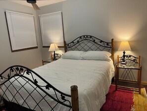 3 soverom, strykejern/-brett, wi-fi og sengetøy