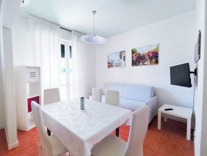 Apartment, 2 Bedrooms, Balcony, City View | Dining room - Comfy Apartment With Pool Access (Jesolo)