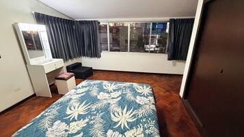 4 habitaciones, escritorio, tabla de planchar con plancha y wifi gratis