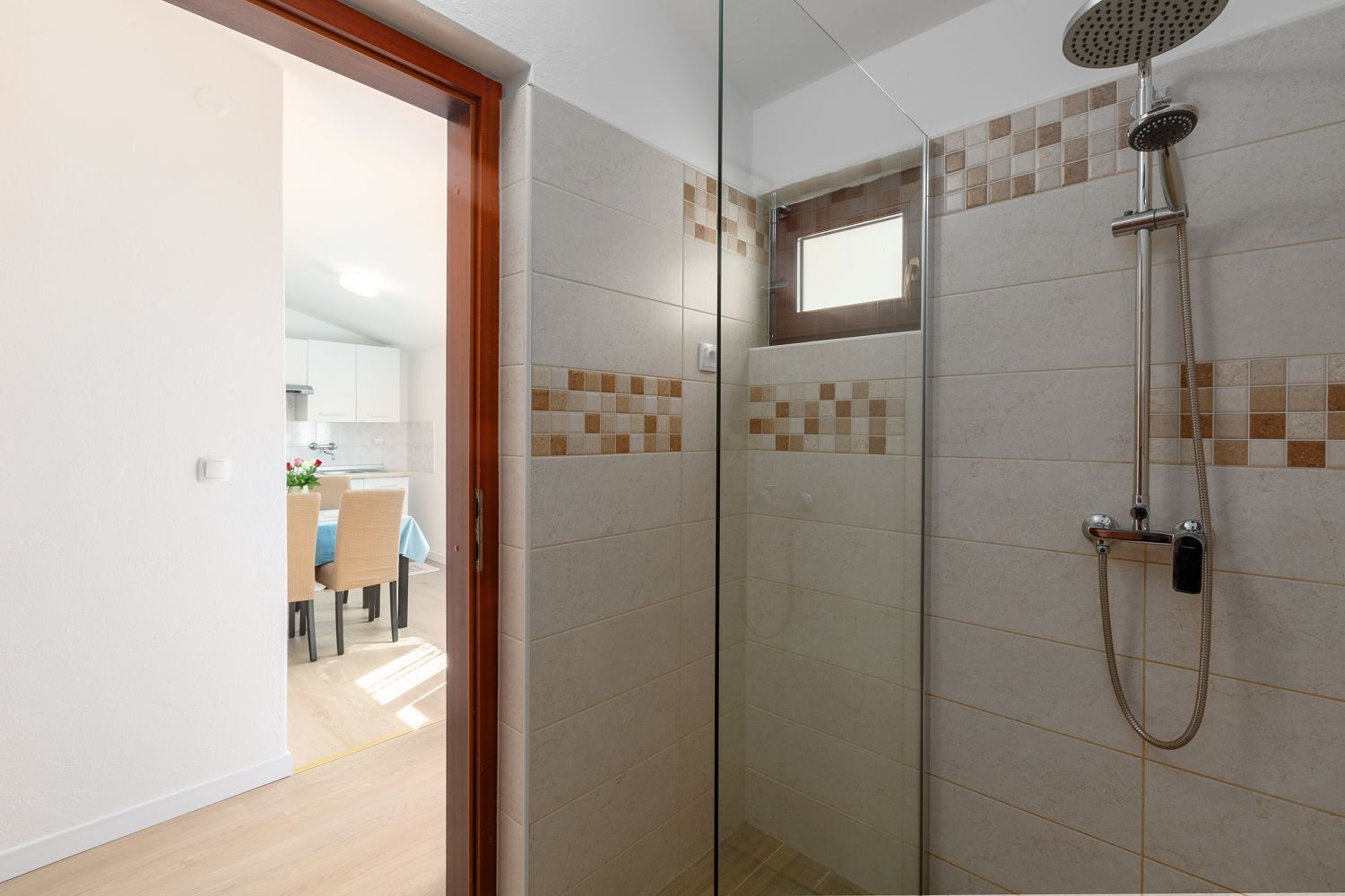 Shower, towels