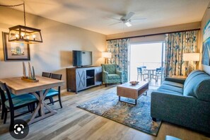 Smart TV - Oceanfront Villa with 2 bedrooms and full amenities in sunny Cape Canaveral. (Cape Canaveral)