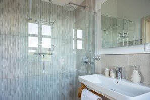 Shower, hair dryer, towels - Impressive villa on the edge of Parenzana with private pool, baby cot and great views (VIŽINADA)
