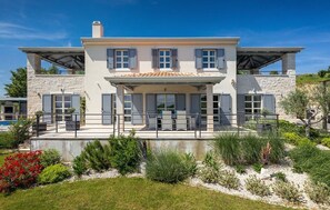 Exterior - Impressive villa on the edge of Parenzana with private pool, baby cot and great views (VIŽINADA)